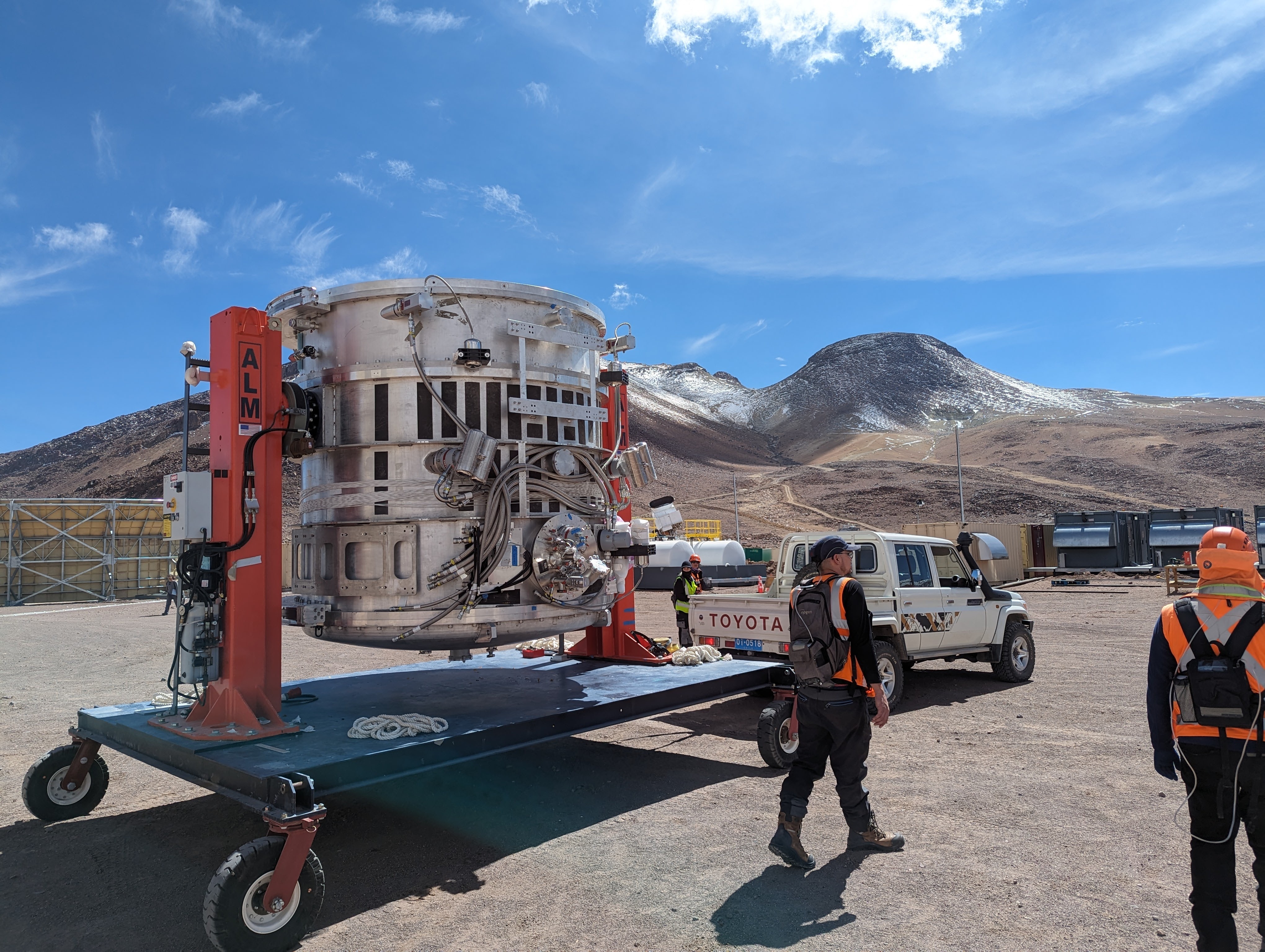 The cryostat on the move