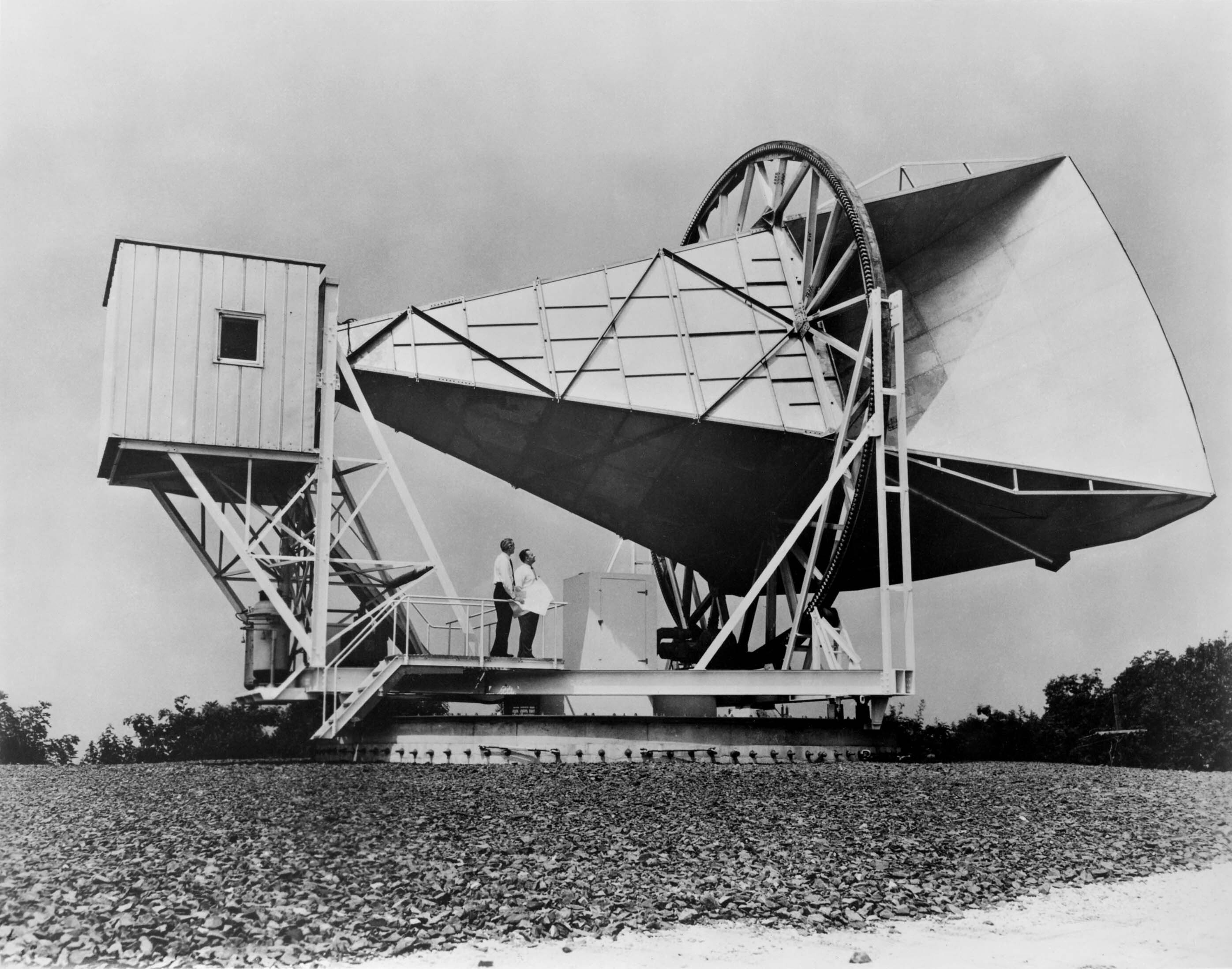 Arno Penzias and Robert Wilson with the Holmdel Horn antenna